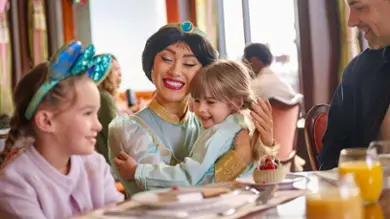 Desayuno temático con personajes en Disneyland Paris